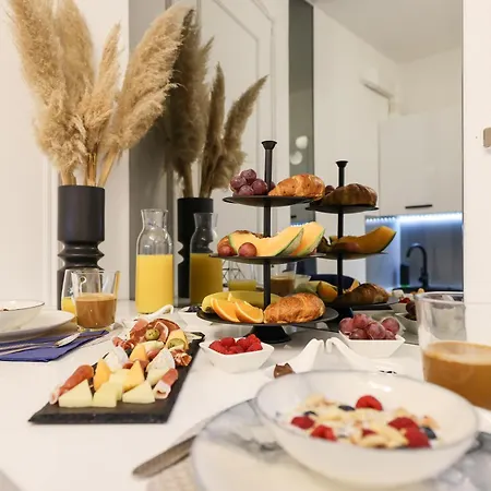 De Clave Luxury Apartment